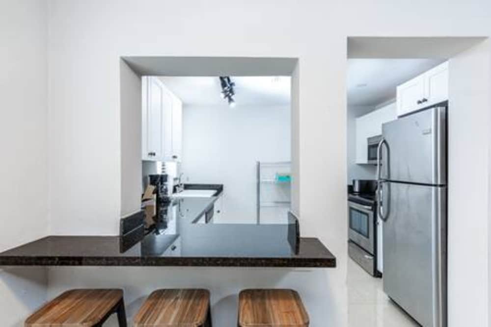 1720 Wa Kee 1B 4 Queen Beds Sleep 8 Pool Parking Wi-fi Patio