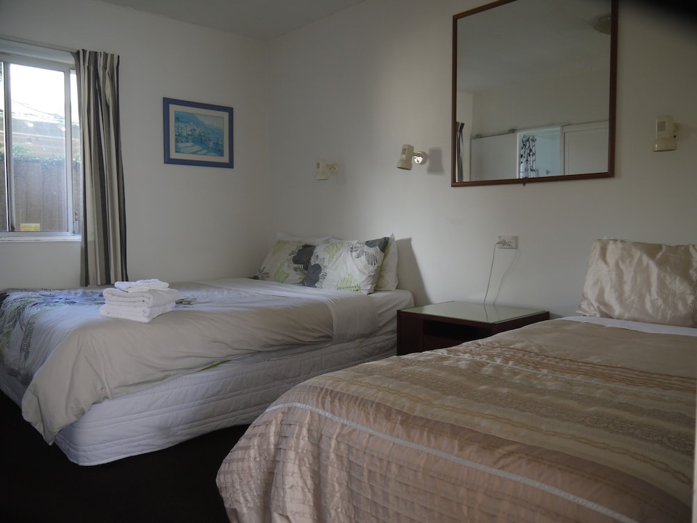 Achilles Motel - Image 2