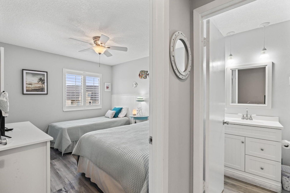 Blessed By The Sea Crescent Beach Activities 2 Bedroom Home