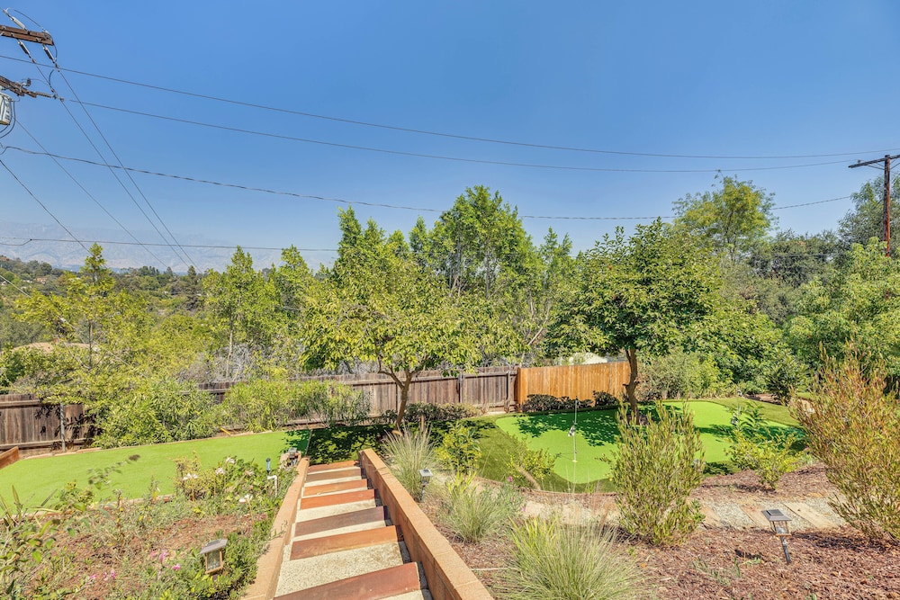 2 Mi to Rose Bowl Stadium: Mtn-view Gem w/ Patio