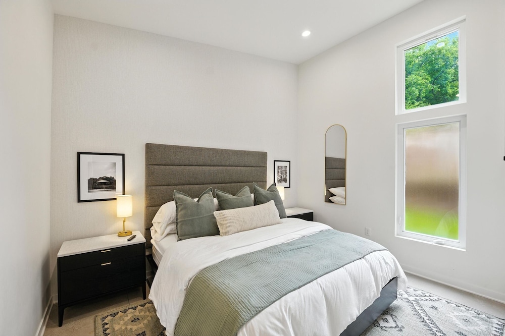 500 House - Unit D 2 Bedroom Townhouse