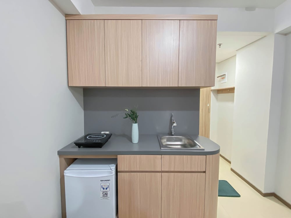 Comfy Studio Room At Meikarta Apartment