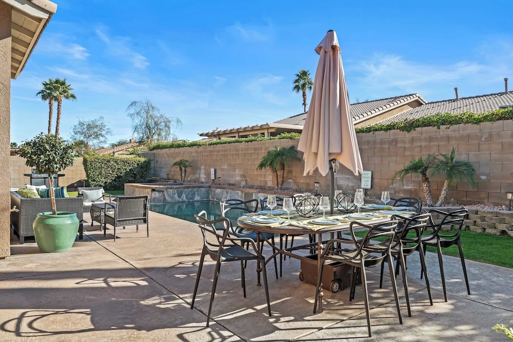 La Quinta Desert Haven Luxe Stay w/ Private Pool, Hot Tub, Pool Table