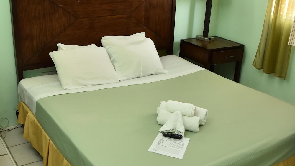 Room in Guest Room - Aanola Villas 6a Tranquil Privy Bedroom view 5