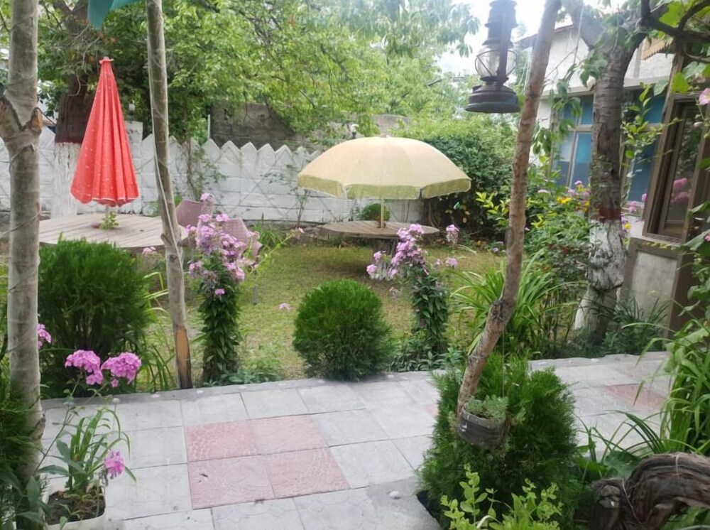 Photo 10