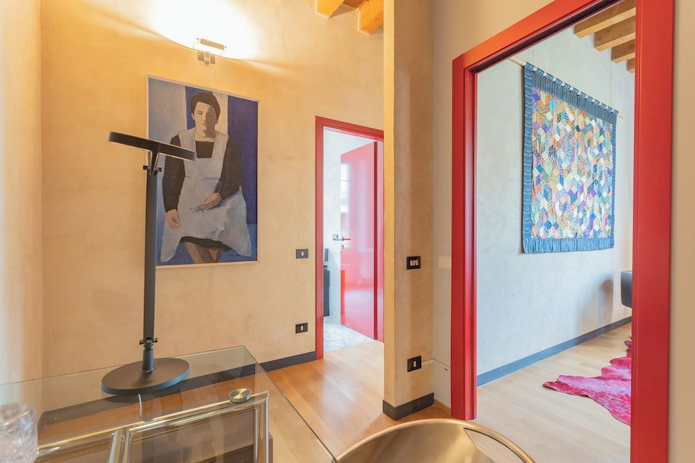 Night at the Museum Apartment by Rent all Como