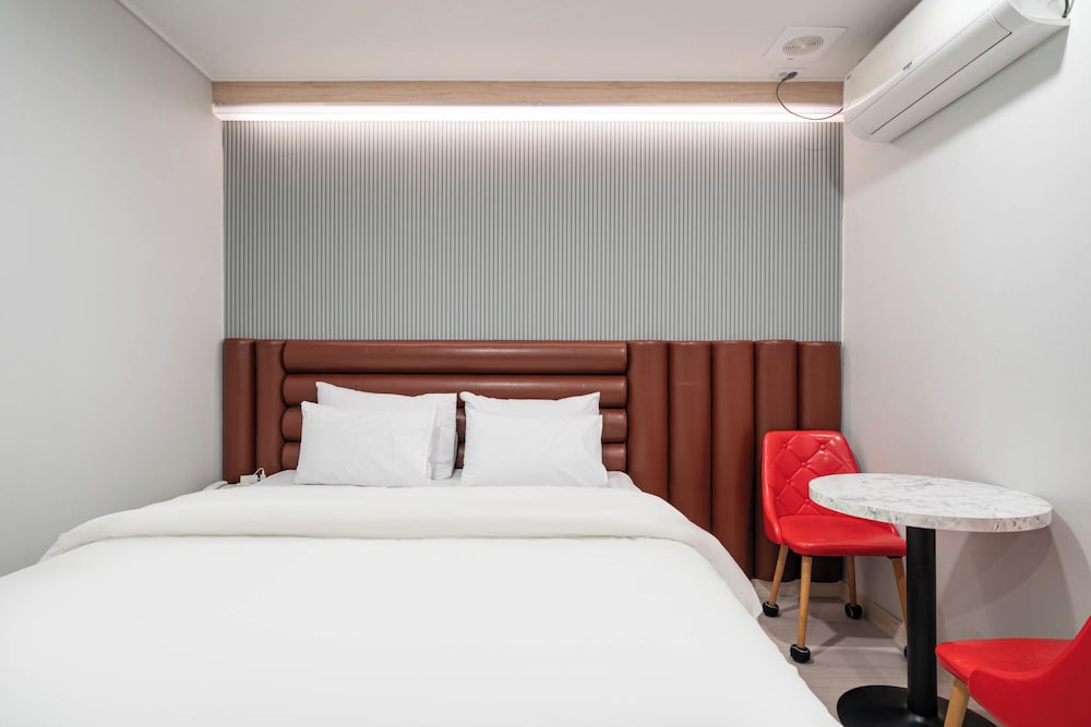 Hwajeong Hotel jun