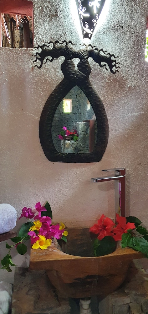 Ravoraha Ecolodge
