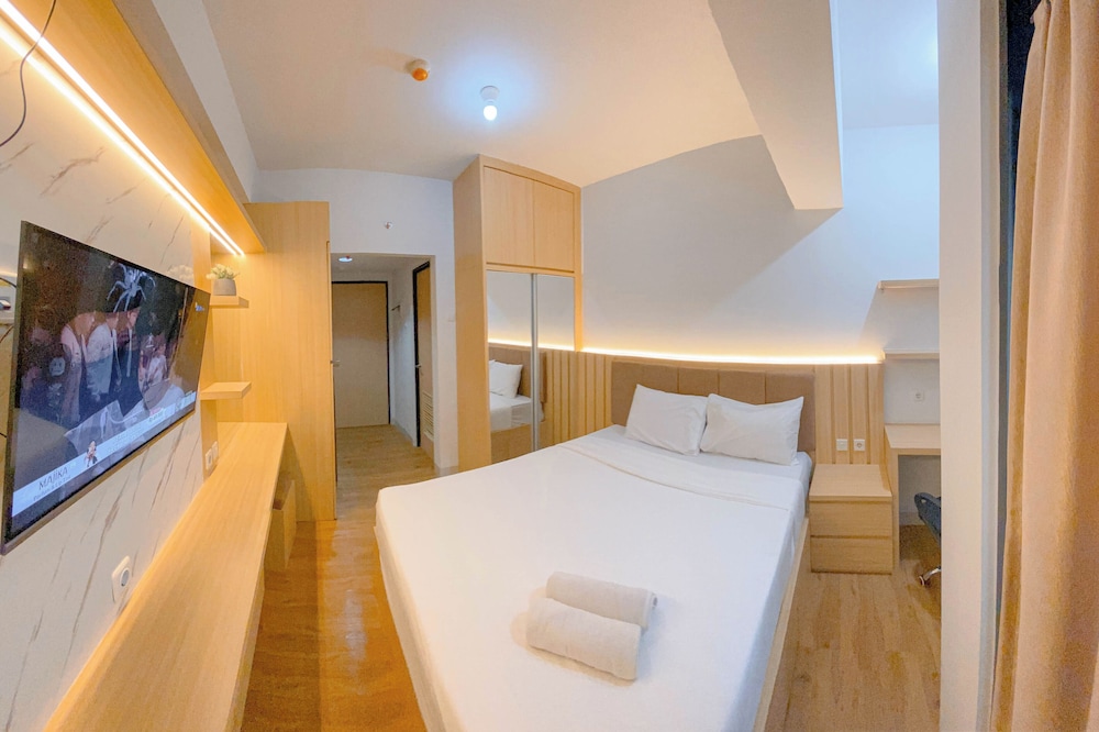 Wooden Nest Studio At The Alton Apartment