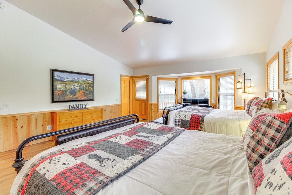 Pinetop-lakeside Cabin w/ Fireplace + Grill! view 2