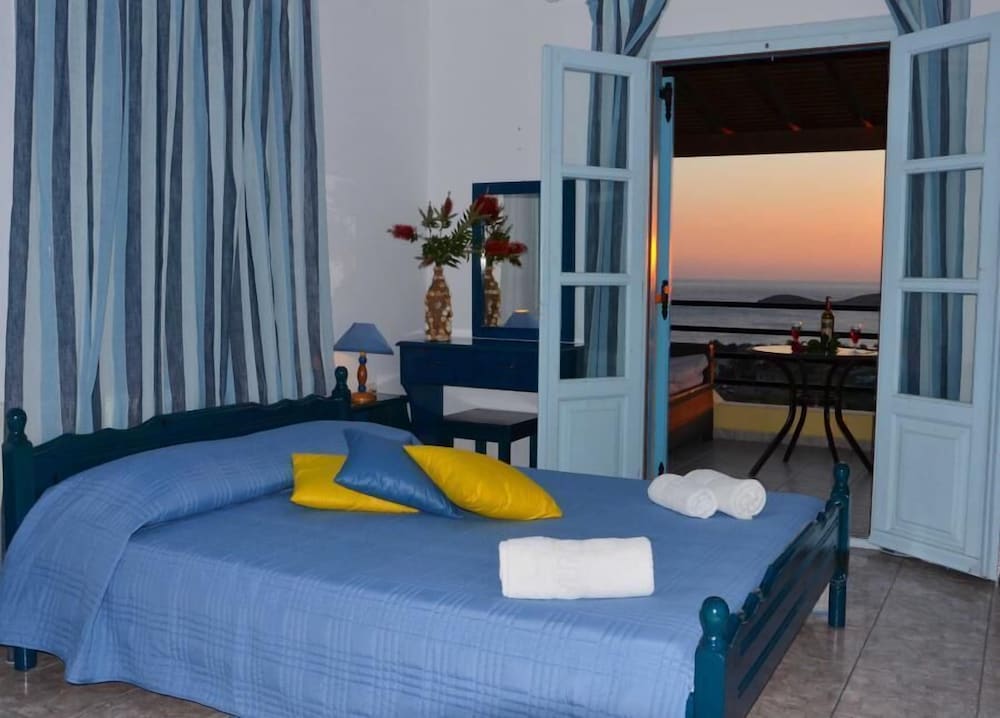 Dina Hotel