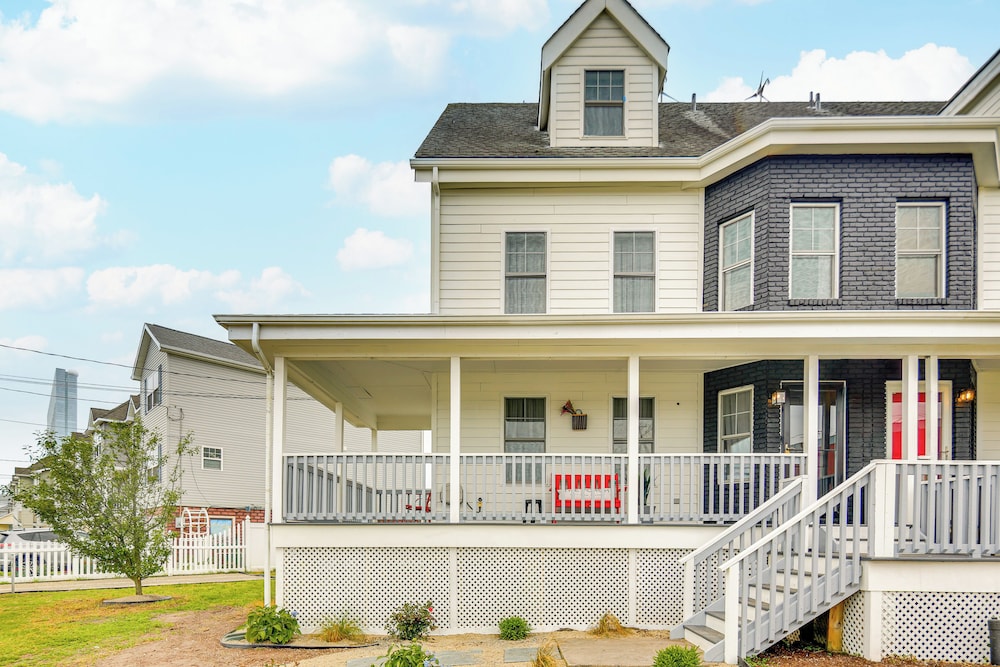 Luxe Atlantic City Stay: Walk to Beach & Boardwalk