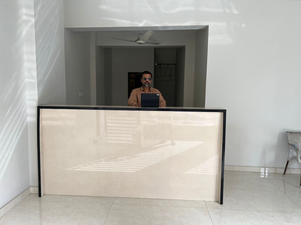 Prestige Comfort Apartments Separate Lounge With Newly Bath With Reception