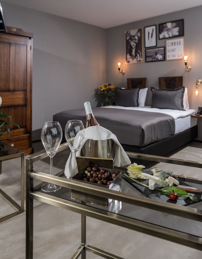 Hotel Cinnah - Image 11