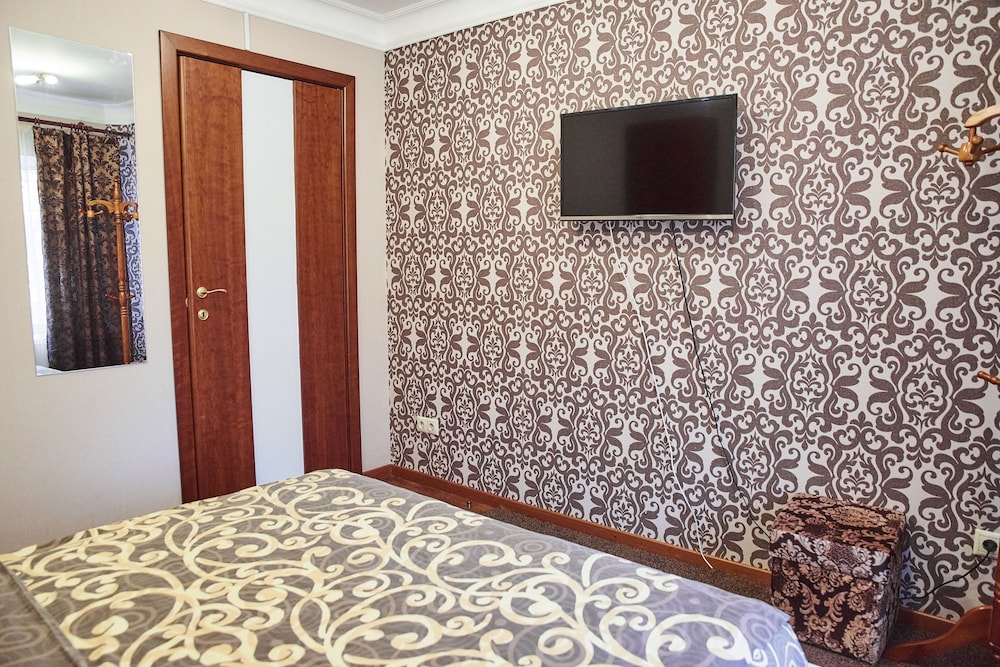 HotHos Hostel