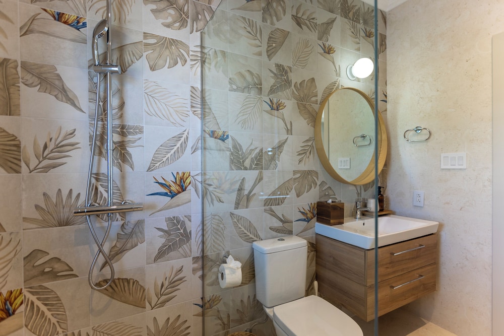 Kaiso & Kai Beachfront Villa