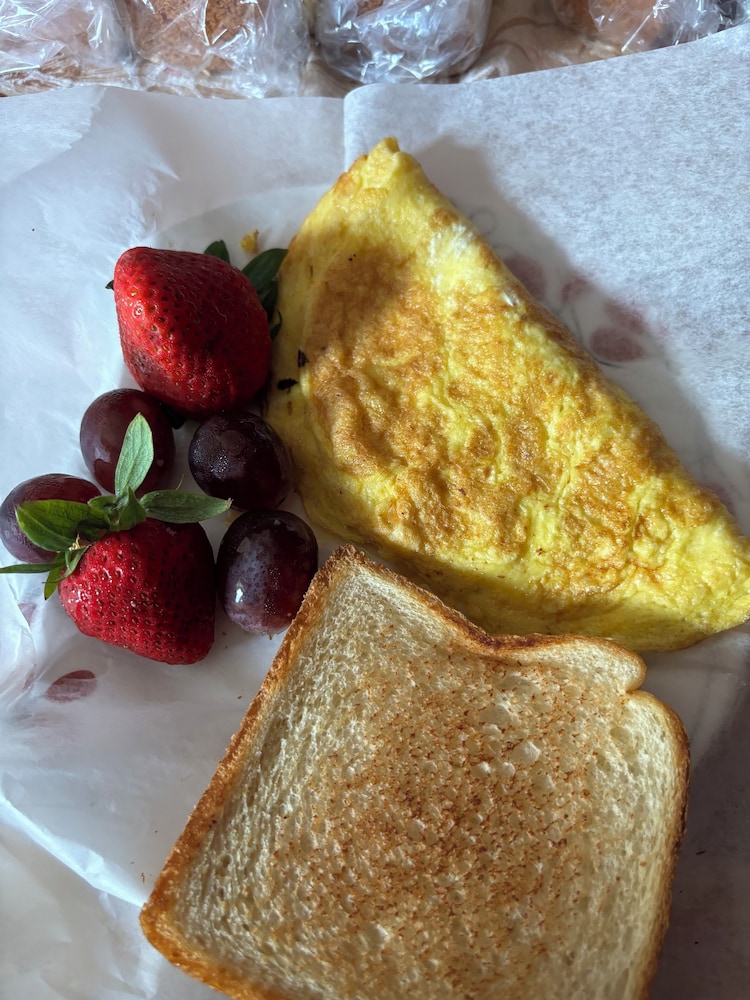 SanAndros Airbnb - Property Image 3