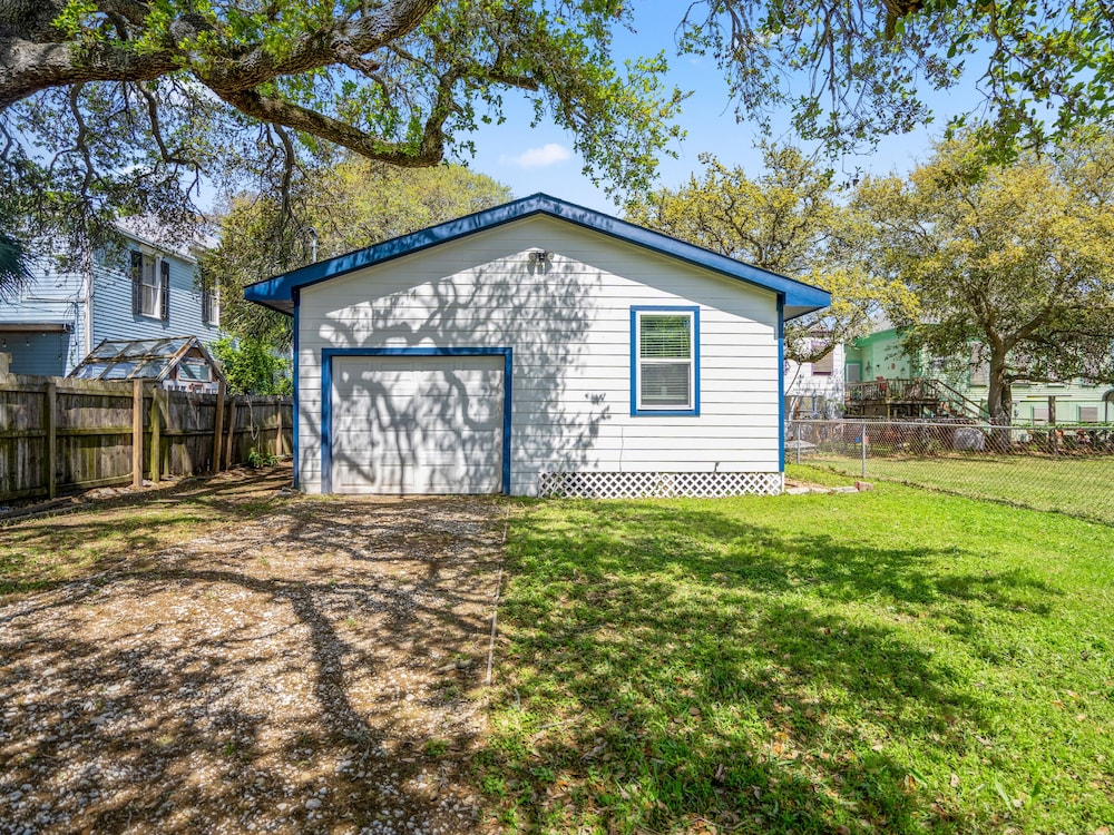 Sandy Toes Retreat by Ryson Vacation Rentals
