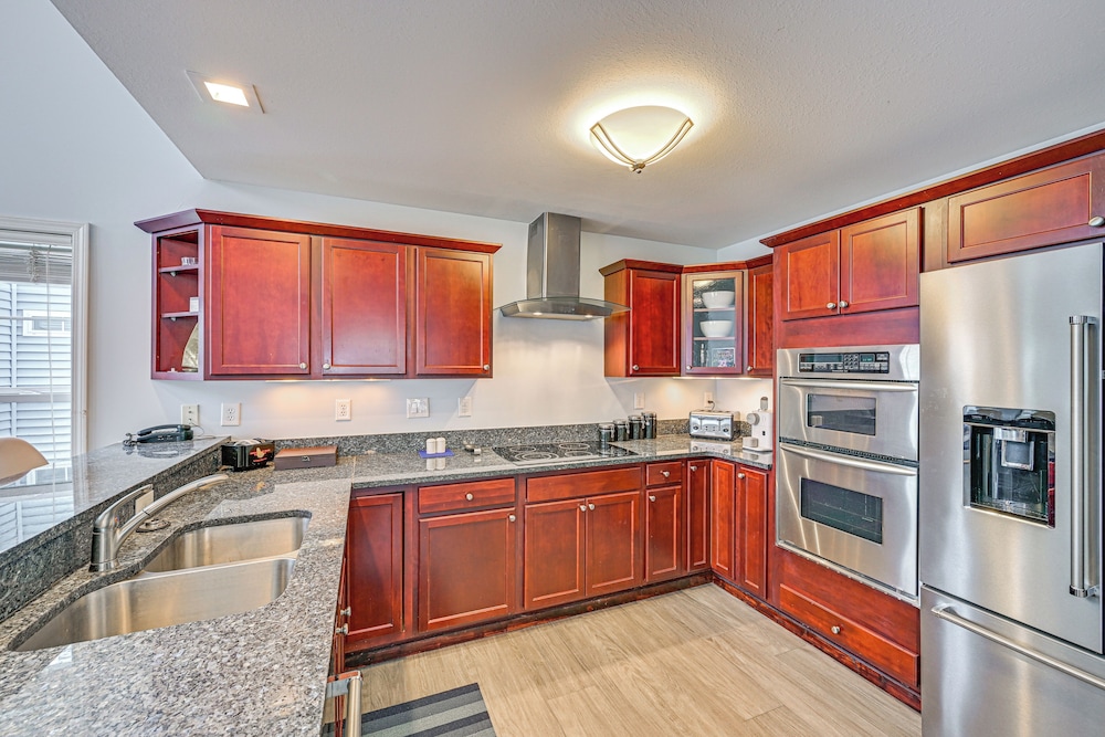 St Joseph River, Lake Michigan Access: Luxury Home