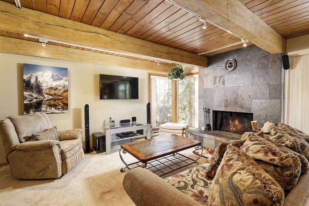 Chateau Eau Claire & Roaring Fork by Frias Properties