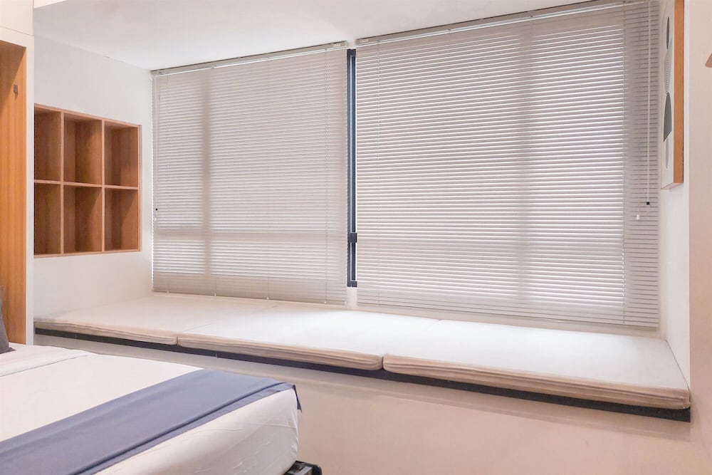 Good Choice And Homey Studio Apartment At Collins Boulevard