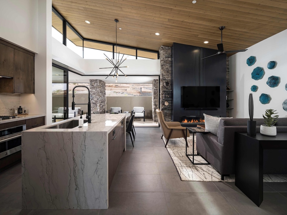 Mountain House Lodge at Sereno Canyon