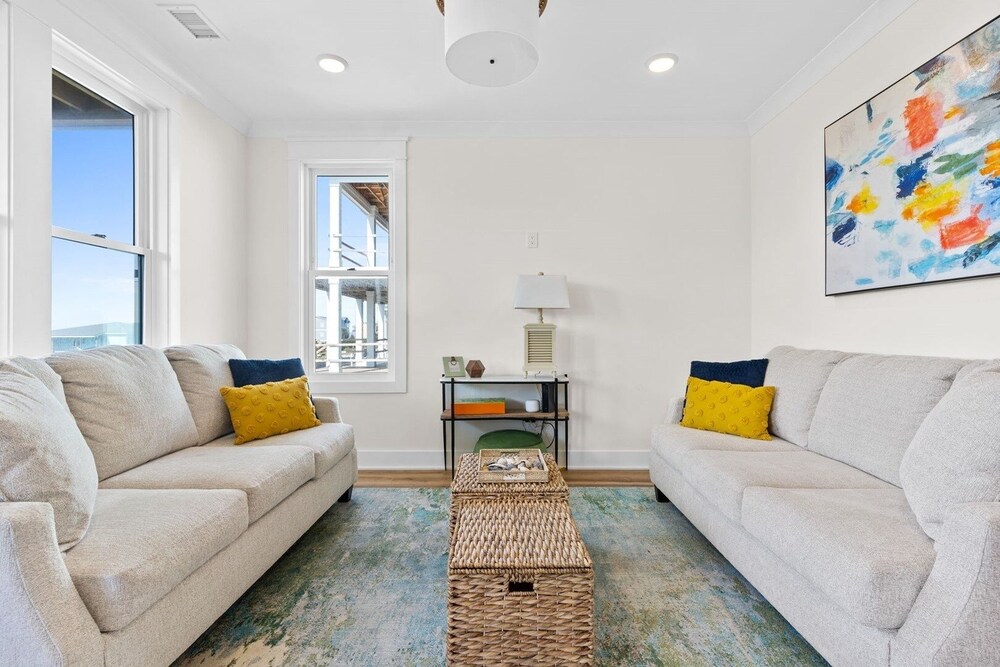 1040 Break / 1040 Ocean Blvd West 4 Bedroom Home by RedAwning