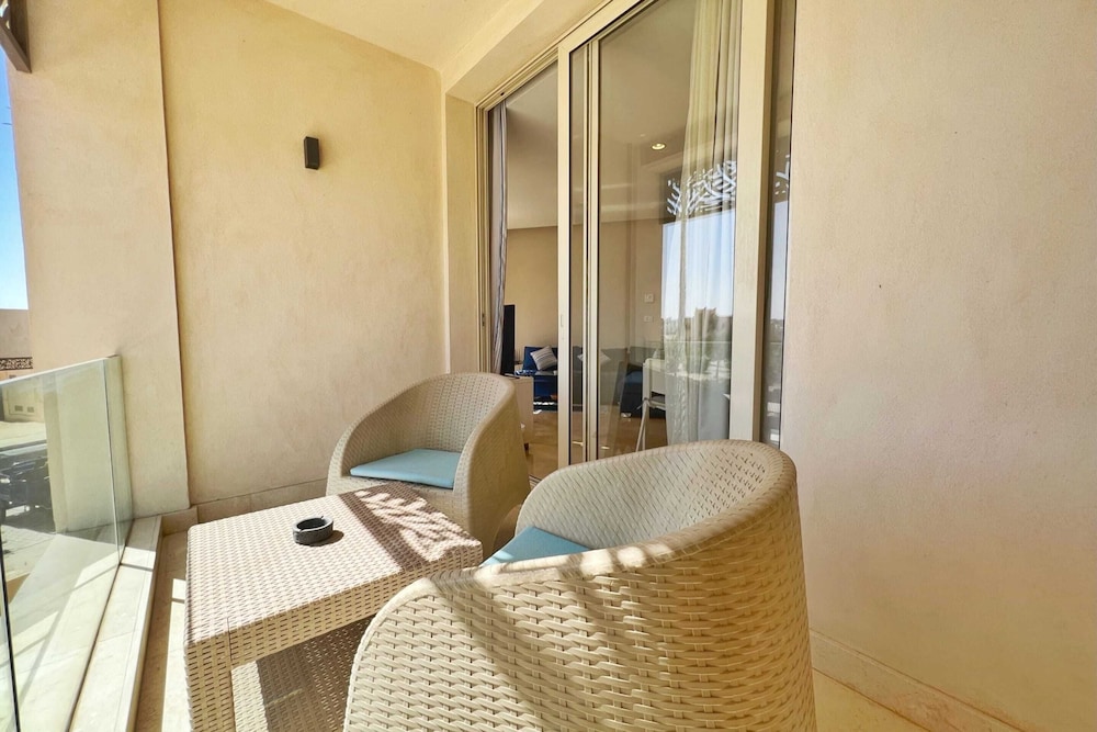 Xuru Stays I Sparky & Summery 2 BDR @ Mangroovy Free Beach & Pool Access