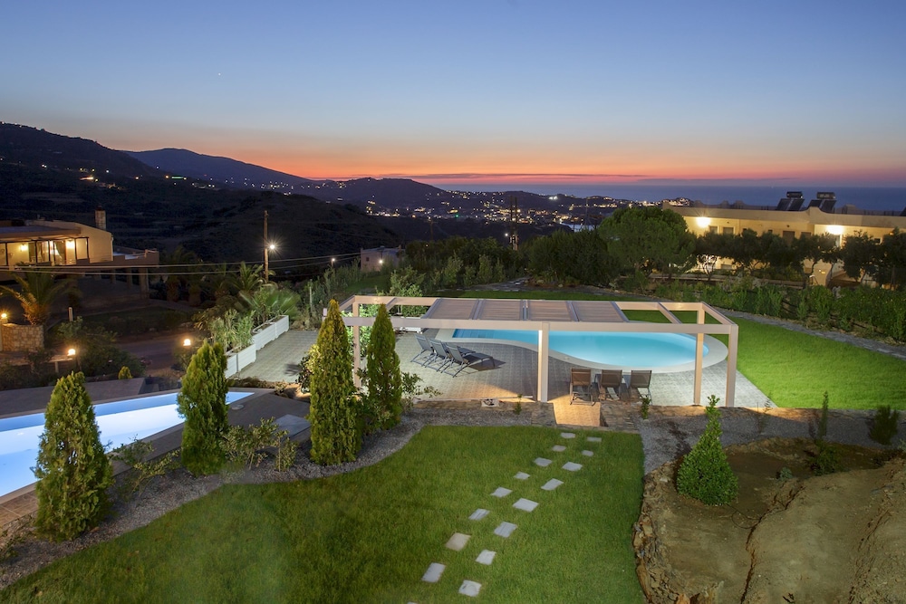 Blue Hills Villas by Estia Green 3