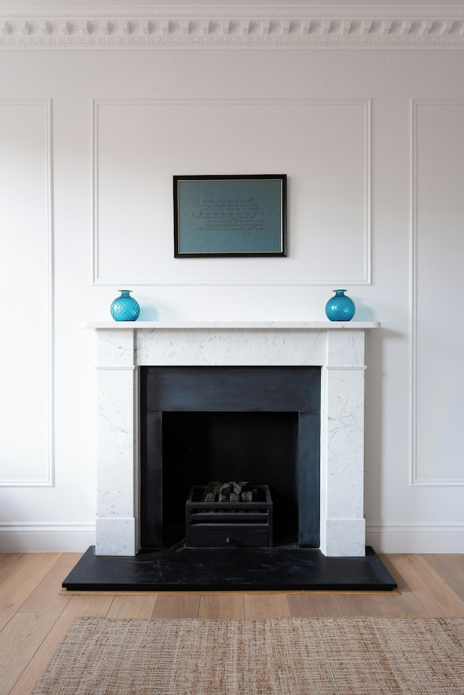 Cresswell Gardens IV by Onefinestay