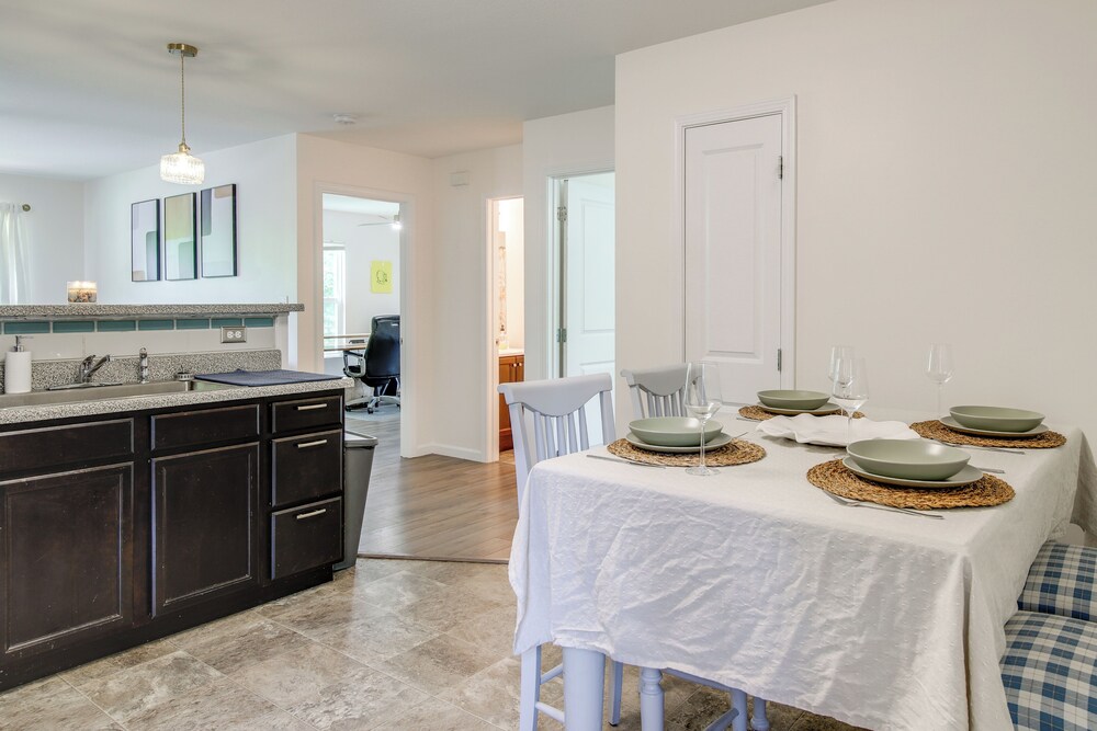 Commuter-friendly Home: 3 Mi to Dtwn Knoxville!