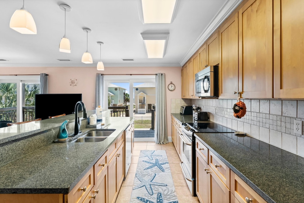 Pet Friendly Beach House - One Palm