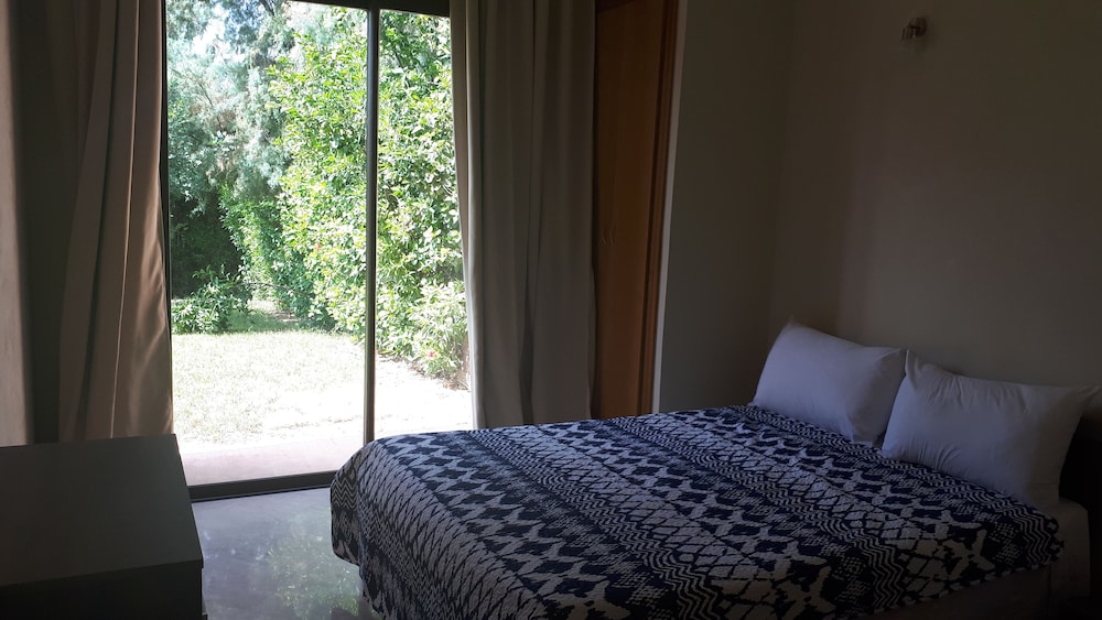 Apple Villa 33
