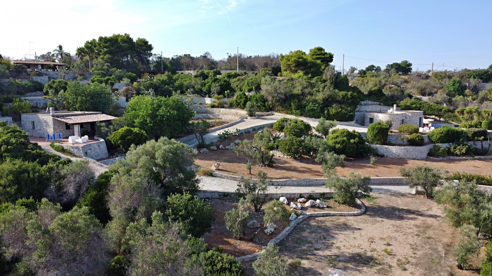 Villa Agapanto - Trullo Anthos con Vista Mare e Giardino Privato view 5