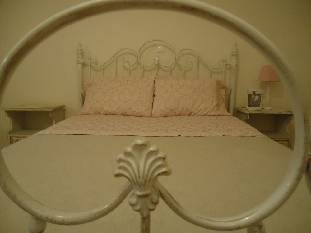 Elaias Gi Residence