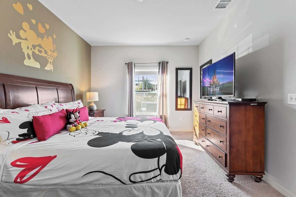 Cozy 4BR Retreat Near Orlando Attractions