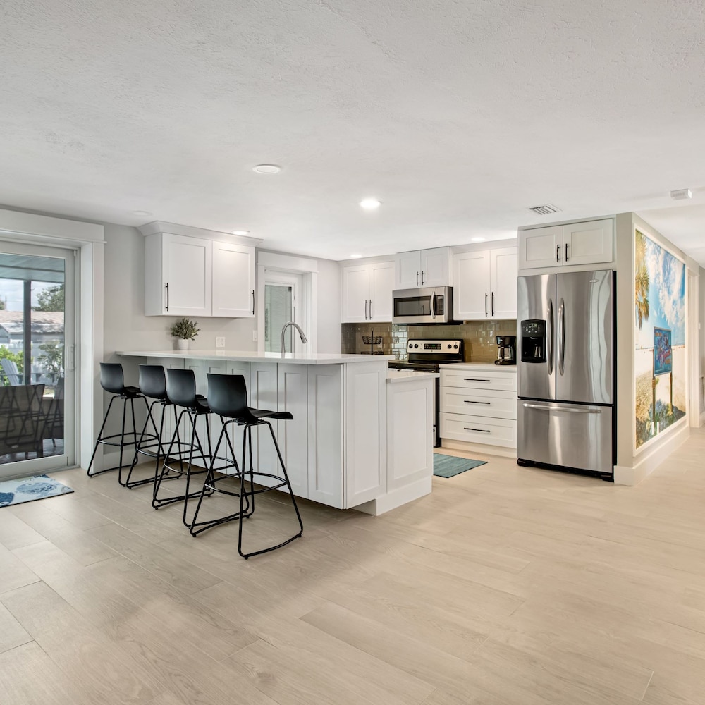Sarasota Resort-like Living Near Siesta Key For 10