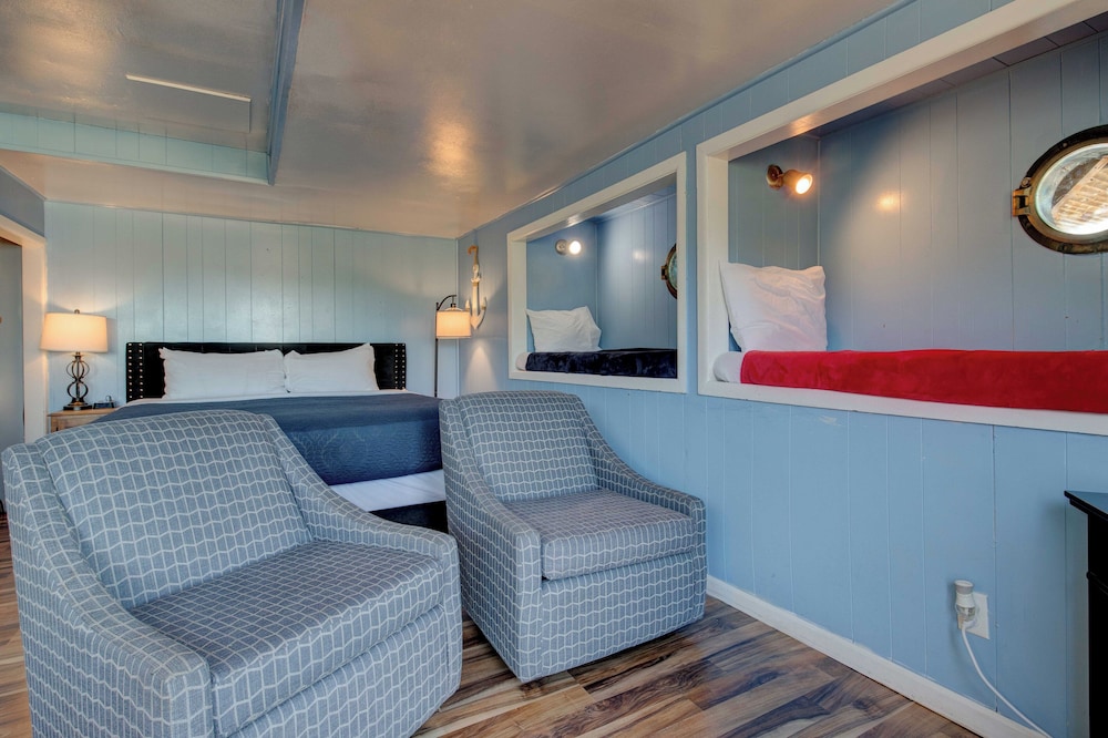 Moolack Shores Inn