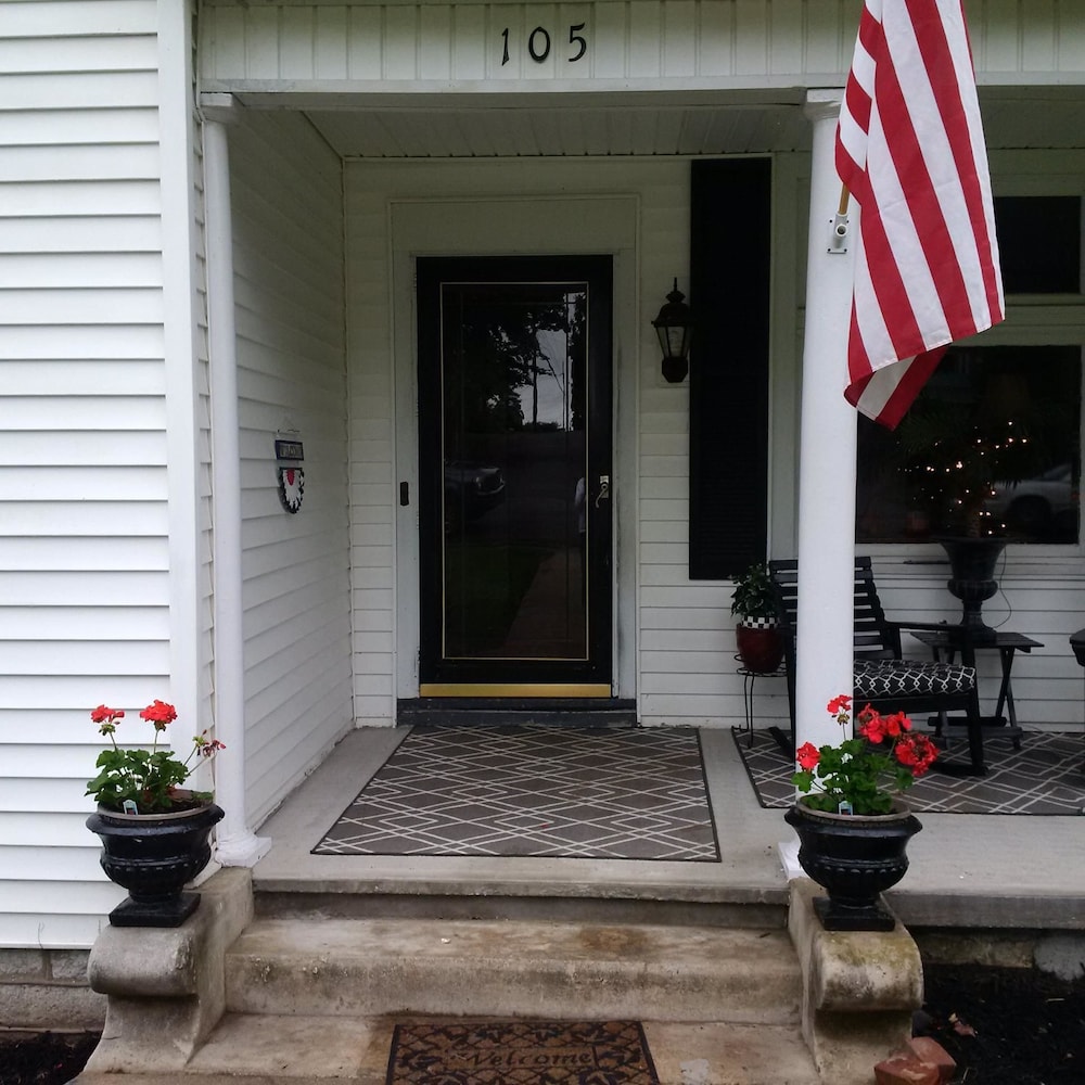 Richmond Vacations - The Gate House - Property Image 1