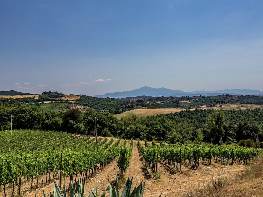 Belvilla by OYO Villa Sangiovese view 5