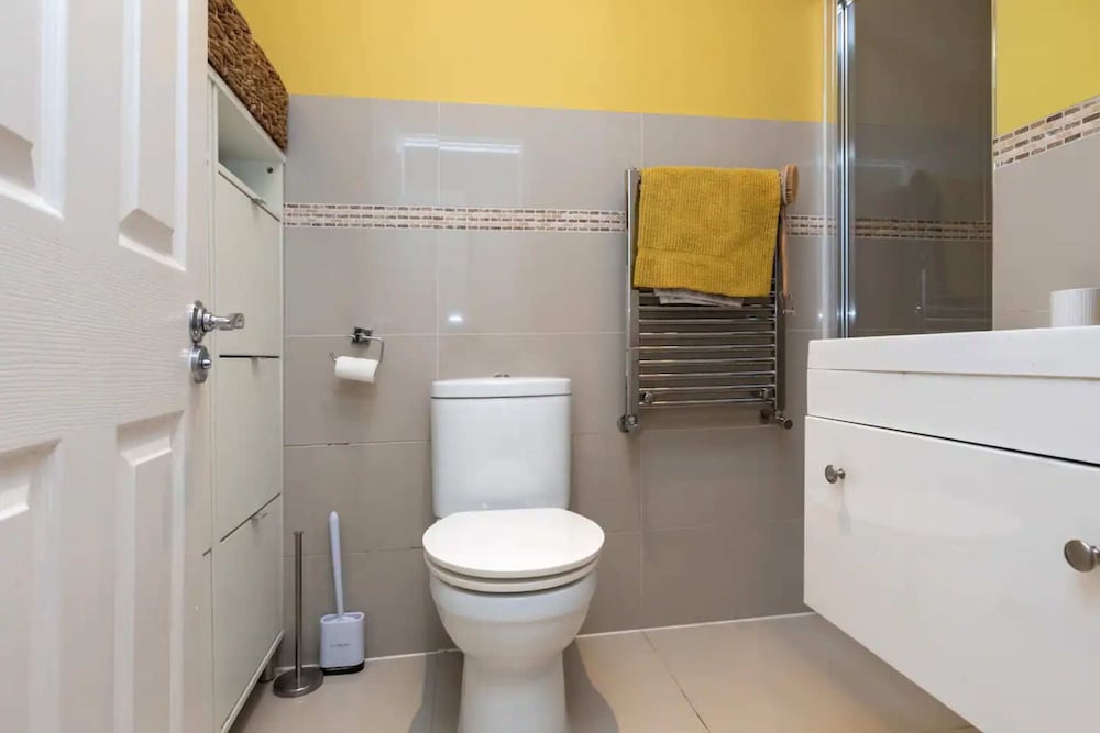Snug 2BD Flat in Ladbroke Grove