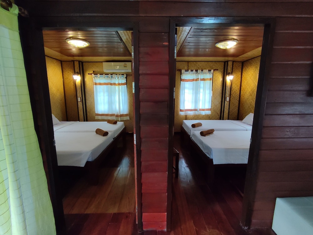 Baansuanlynjee Maeklong Resort