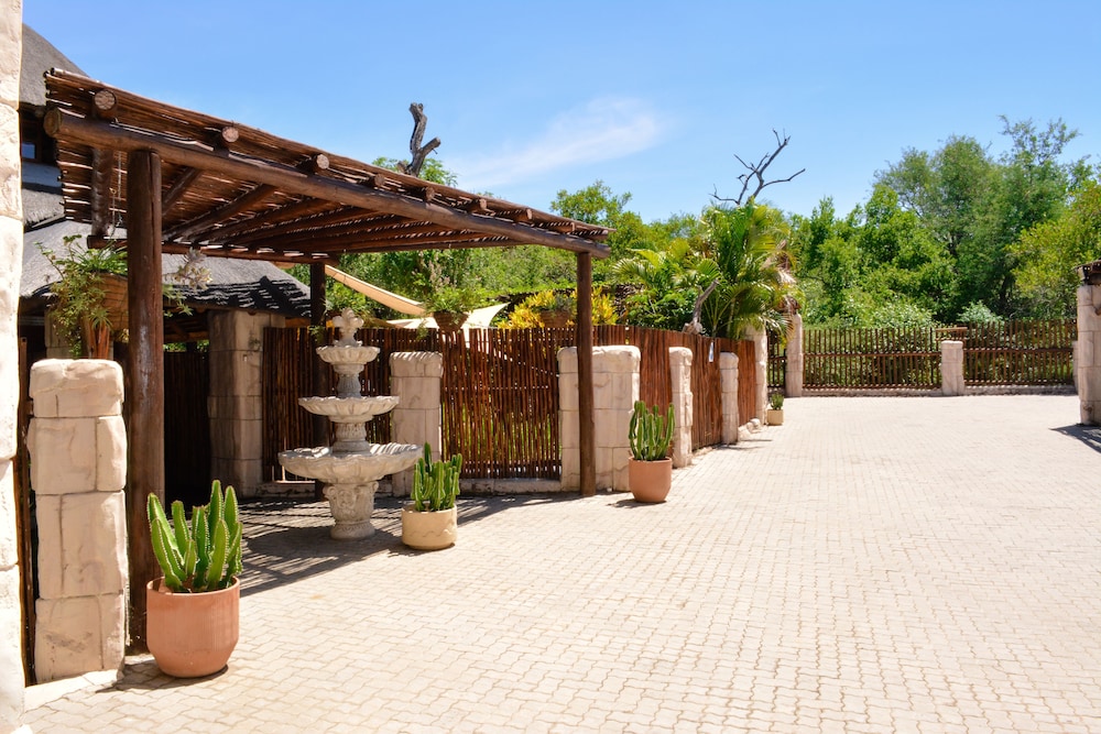 Beyond The Boma Boutique Guest