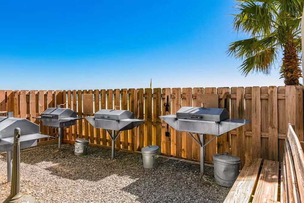 Admirals Quarters 508- Luxury Beachfront Condo 3 Bedrooms 3 Baths 5th Floor