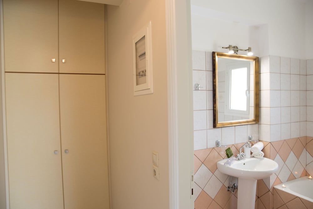 Dina Apartments