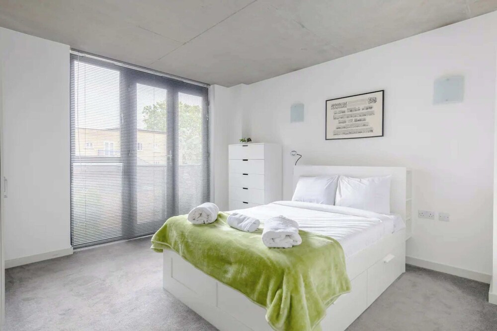 Beautiful & Bright 2BD Flat - Dalston!