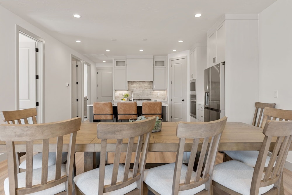 Coastline Cottage 5 Bedroom Townhouse