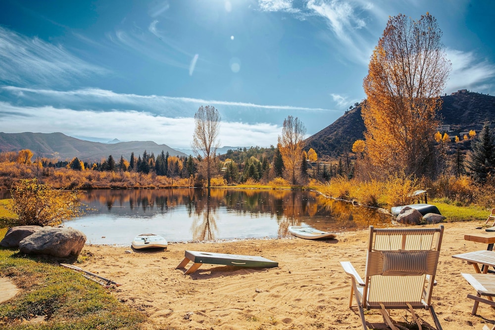 Twin Creeks Ranch Luxury Aspen Group Retreat 25-acres Guest House