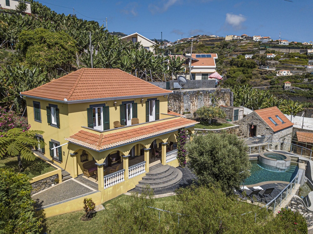 Quinta Girassol by Our Madeira