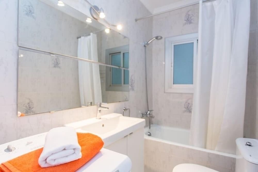 Liliane Apart view 2